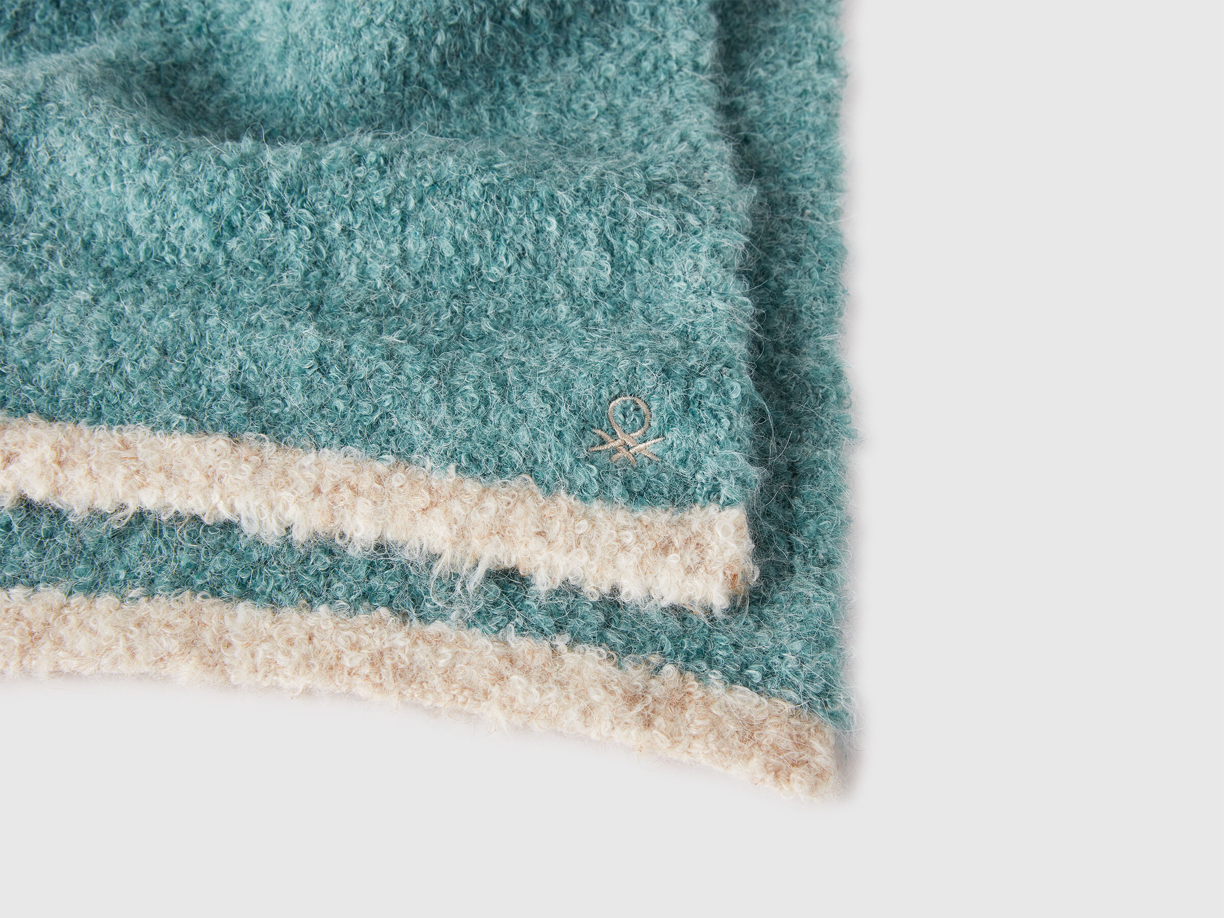 SCARF Junior Girl image number 3